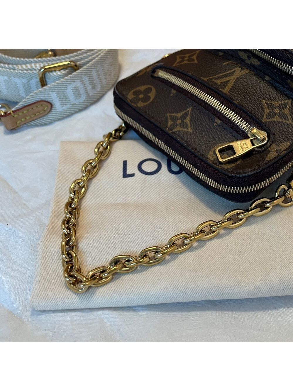 Louis Vuitton Monogram Utility Phone Sleeve Bag - Picture 9 of 16